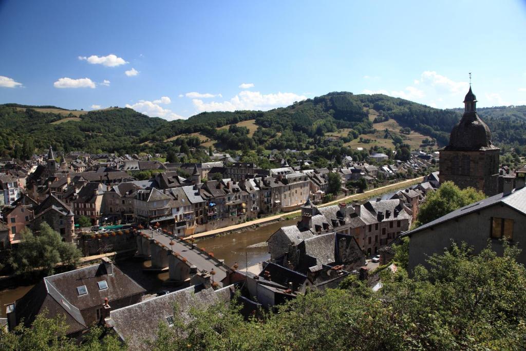 Marmotel Village Saint-Geniez-dʼOlt Exterior foto