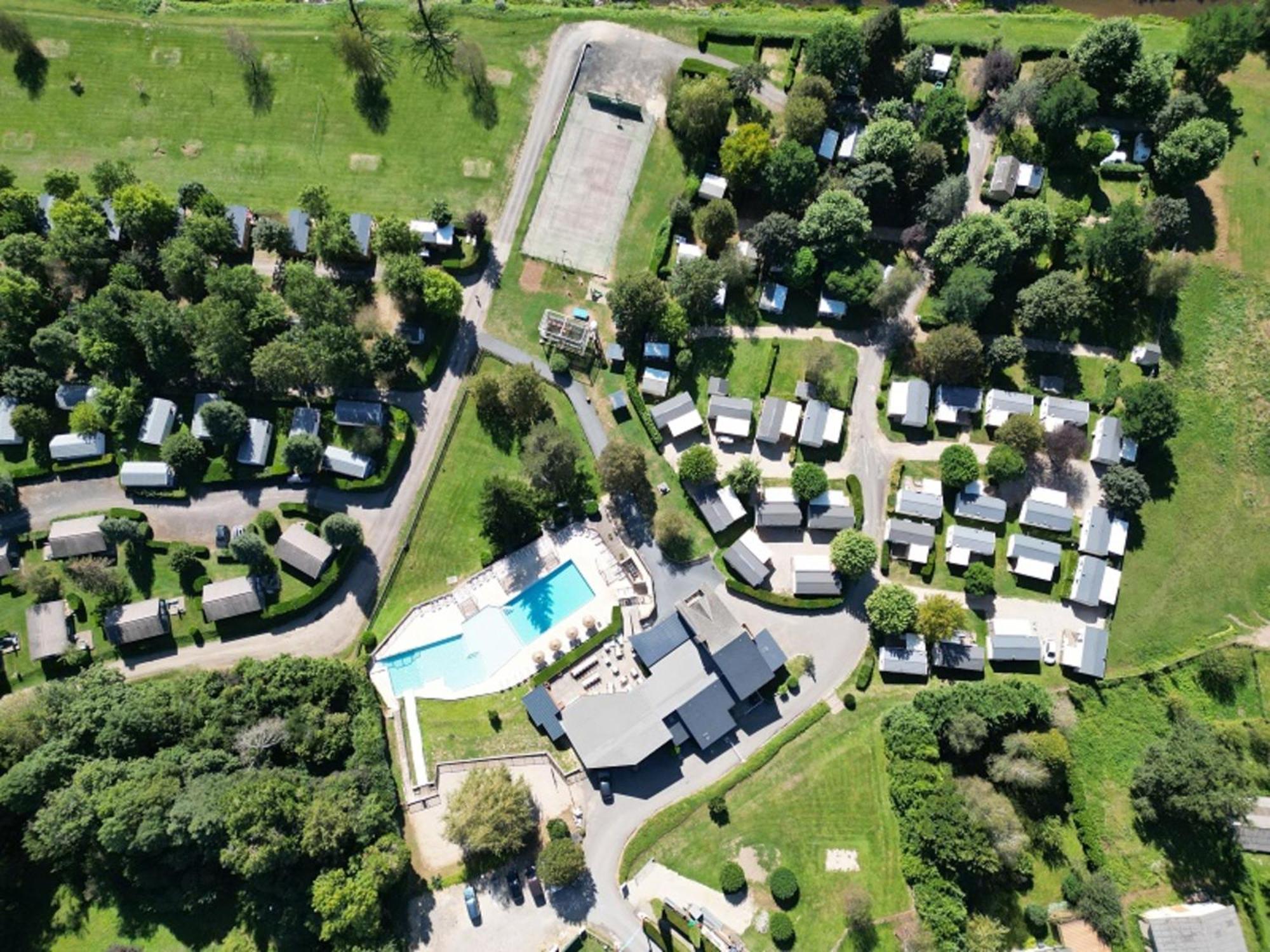 Marmotel Village Saint-Geniez-dʼOlt Exterior foto