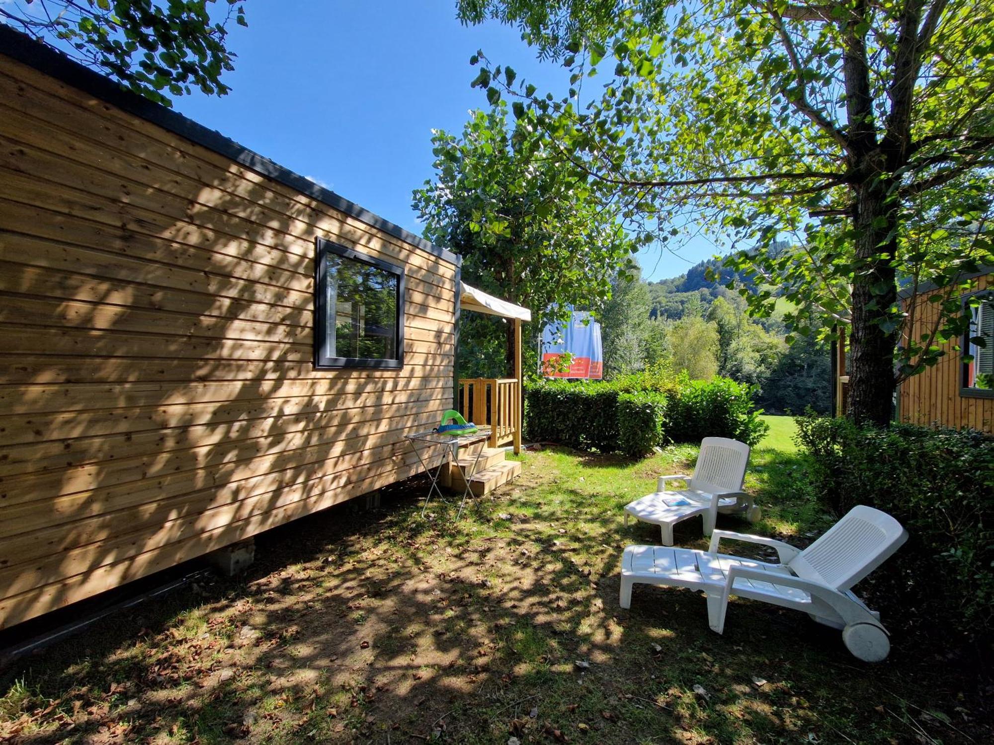 Marmotel Village Saint-Geniez-dʼOlt Exterior foto